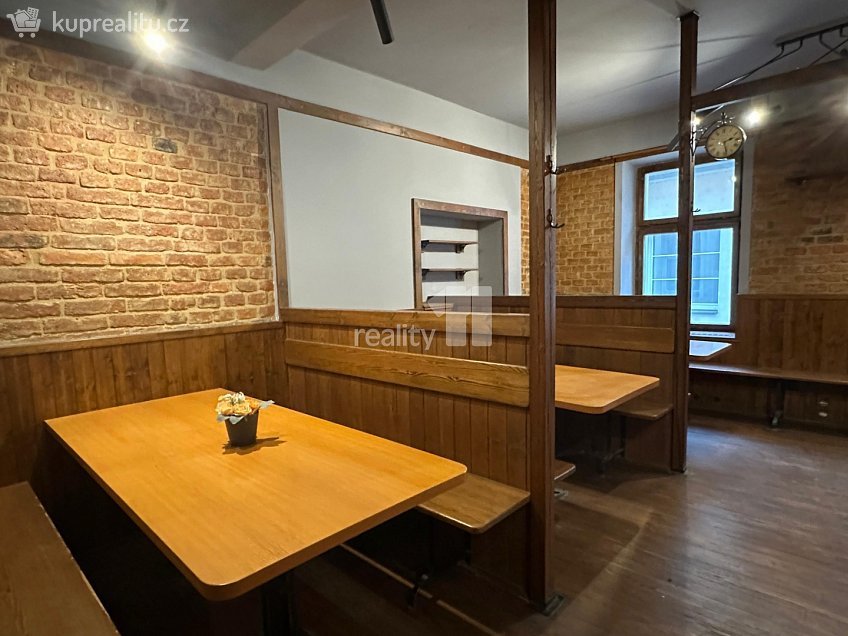 Pronájem  restauračního zařízení 232 m^2 Masarykovo náměstí, Náchod 