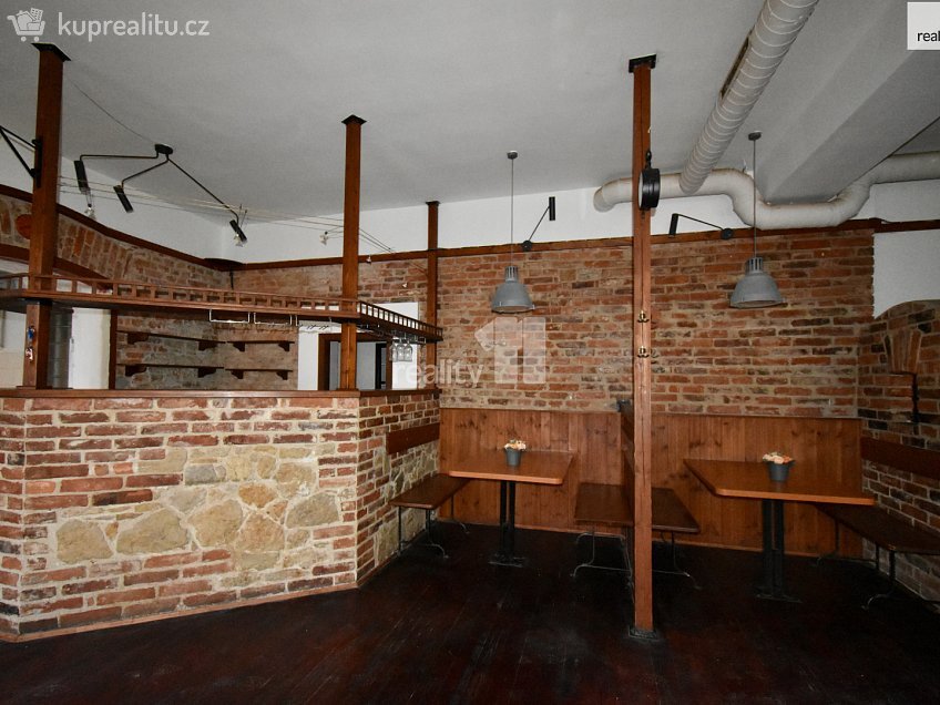 Pronájem  restauračního zařízení 232 m^2 Masarykovo náměstí, Náchod 