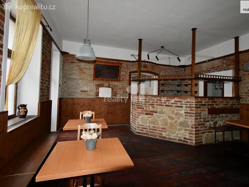 Pronájem  restauračního zařízení 232 m^2 Masarykovo náměstí, Náchod 