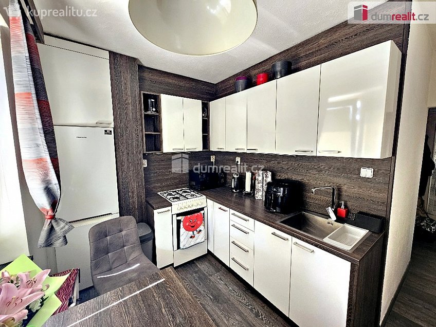 Pronájem bytu 2+1 50 m^2 Alešova, Plzeň 