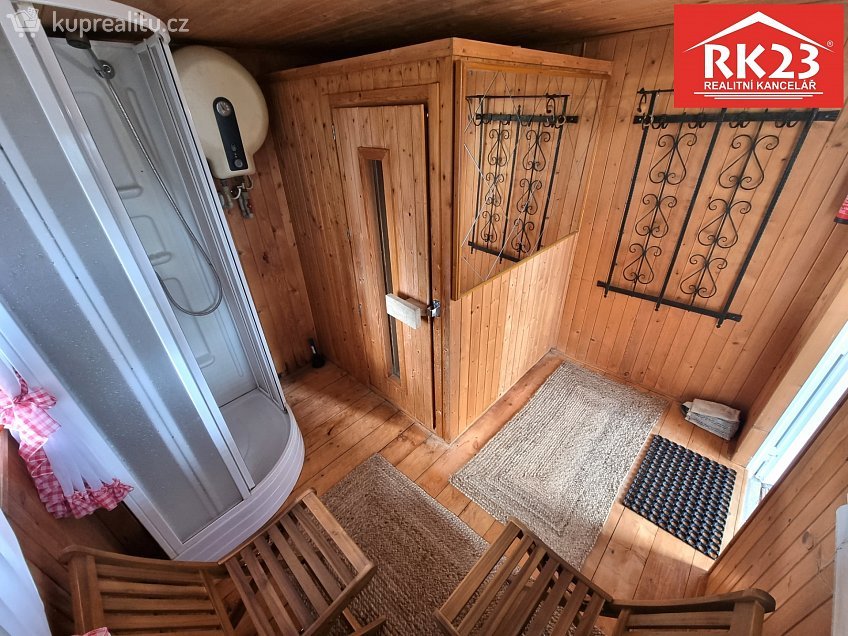 Prodej  rodinného domu 170 m^2 Na Stráni 119, Valy 