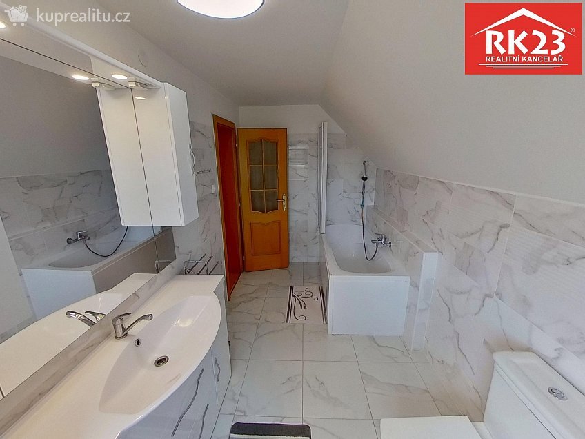 Prodej  rodinného domu 170 m^2 Na Stráni 119, Valy 