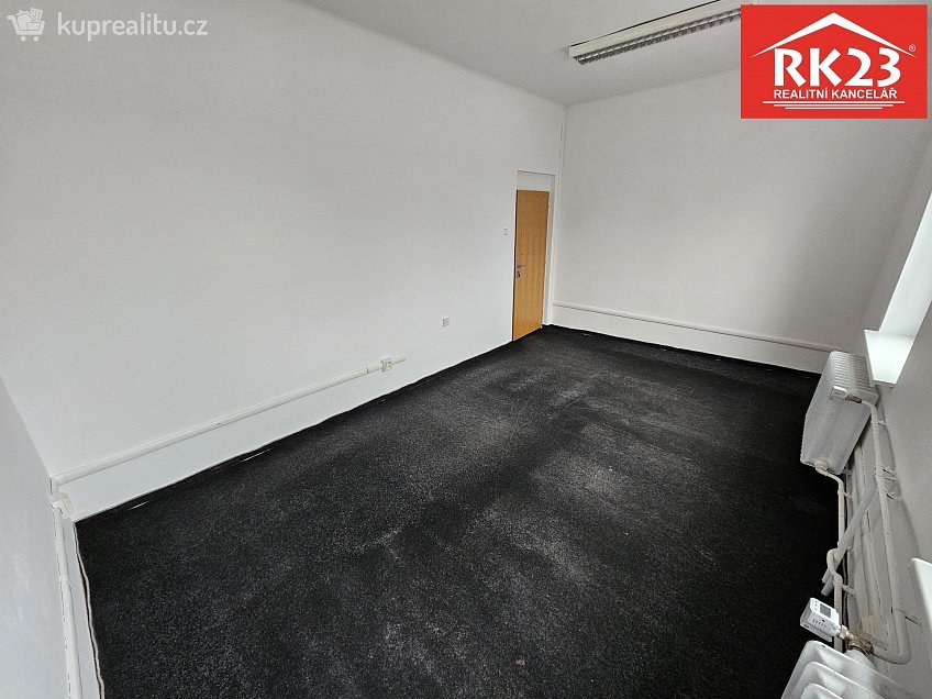 Pronájem  kanceláře 19 m^2 Nádražní náměstí, Mariánské Lázně 