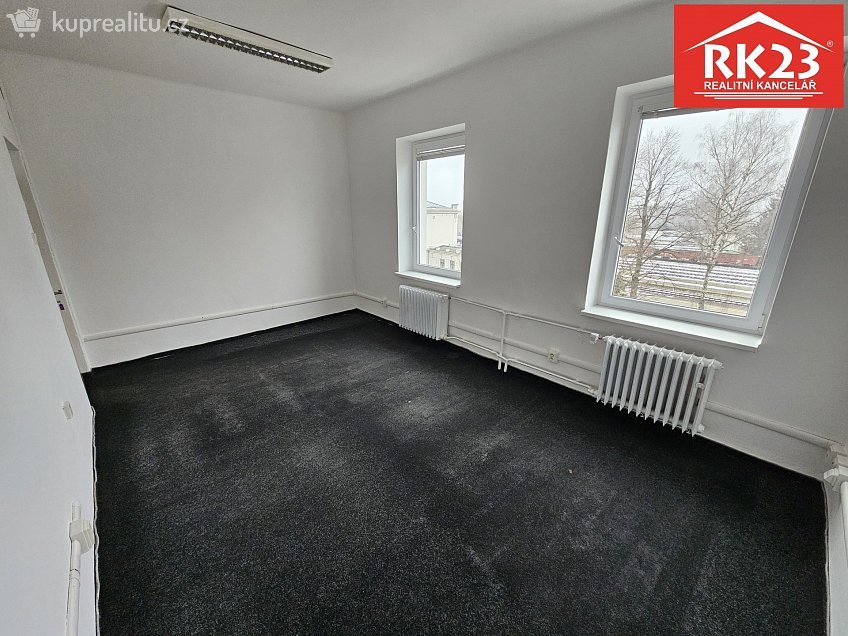 Pronájem  kanceláře 19 m^2 Nádražní náměstí, Mariánské Lázně 