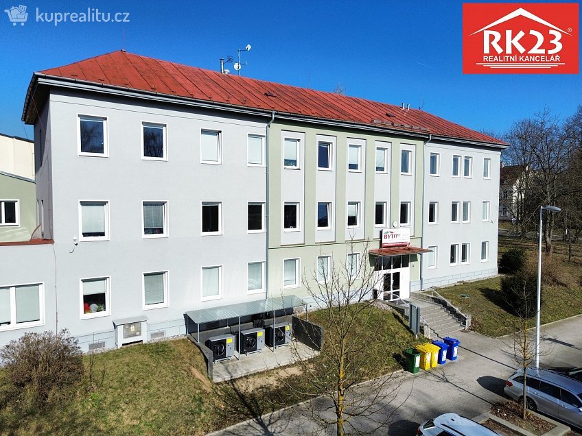 Pronájem  kanceláře 19 m^2 Nádražní náměstí, Mariánské Lázně 