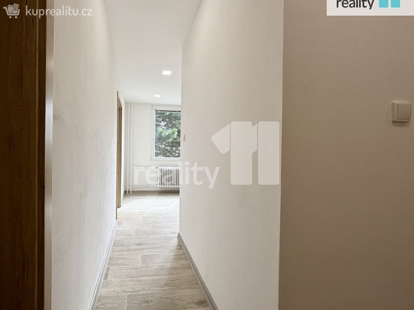 Pronájem bytu 2+1 48 m^2 Sluneční, Nový Bor 