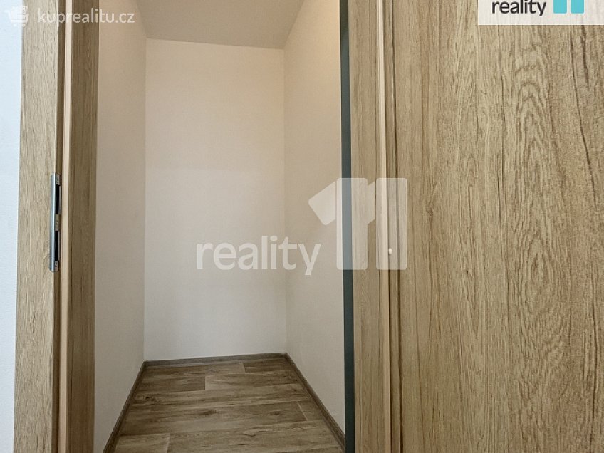 Pronájem bytu 2+1 48 m^2 Sluneční, Nový Bor 