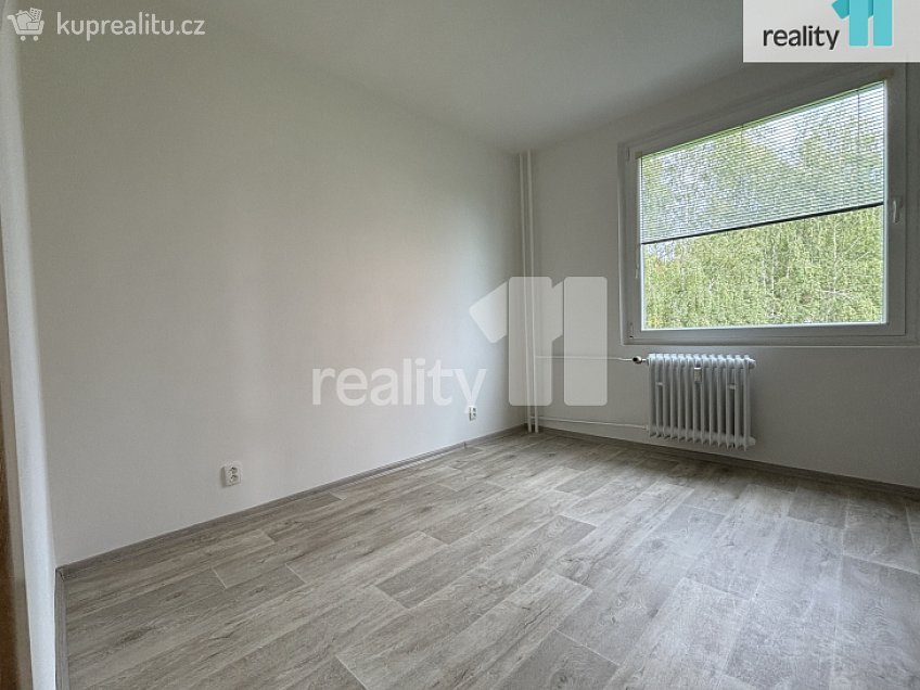 Pronájem bytu 2+1 48 m^2 Sluneční, Nový Bor 