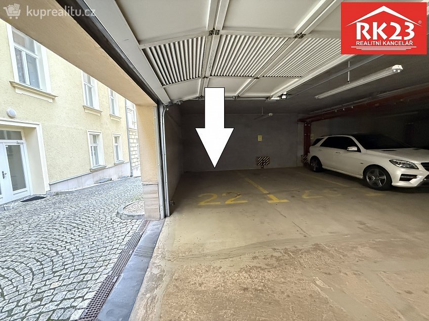 Prodej  garážového stání 20 m^2 Masarykova 702, Mariánské Lázně 