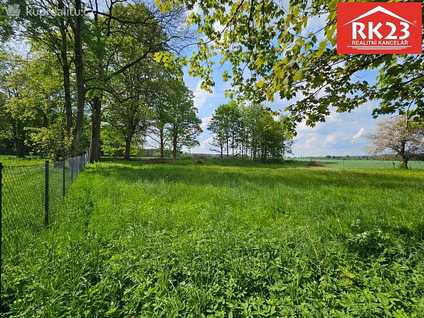 Prodej  stavebního pozemku 2874 m^2 Tři Sekery, Tři Sekery 