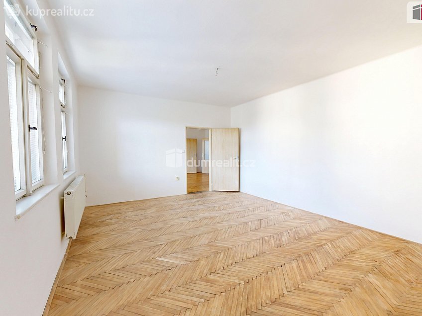 Pronájem bytu 2+1 76 m^2 Dolní náměstí, Opava 