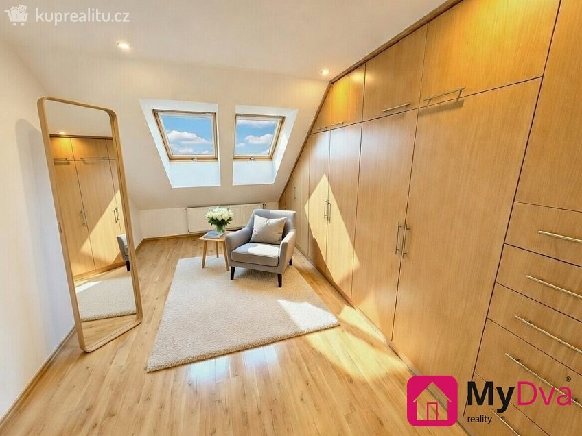 Prodej  rodinného domu 195 m^2 M. Horákové, Třebíč 