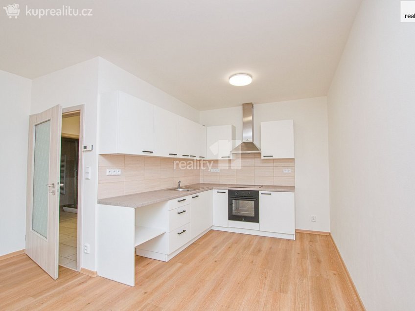 Pronájem bytu 2+kk 74 m^2 Papírová, Liberec 