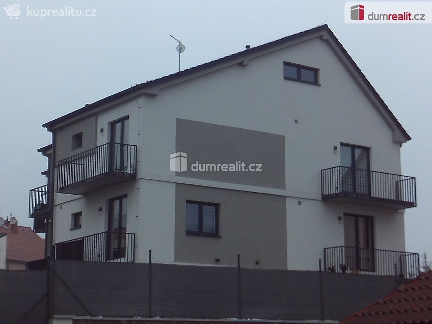 Pronájem bytu 1+kk 30 m^2 Na Hložku, Dobrovice 