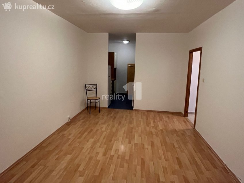 Pronájem bytu 2+kk 44 m^2 Roháčova, Praha 3 