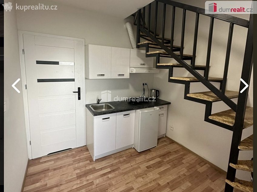 Pronájem bytu 1+kk 14 m^2 Podnikatelská, Praha-Běchovice 