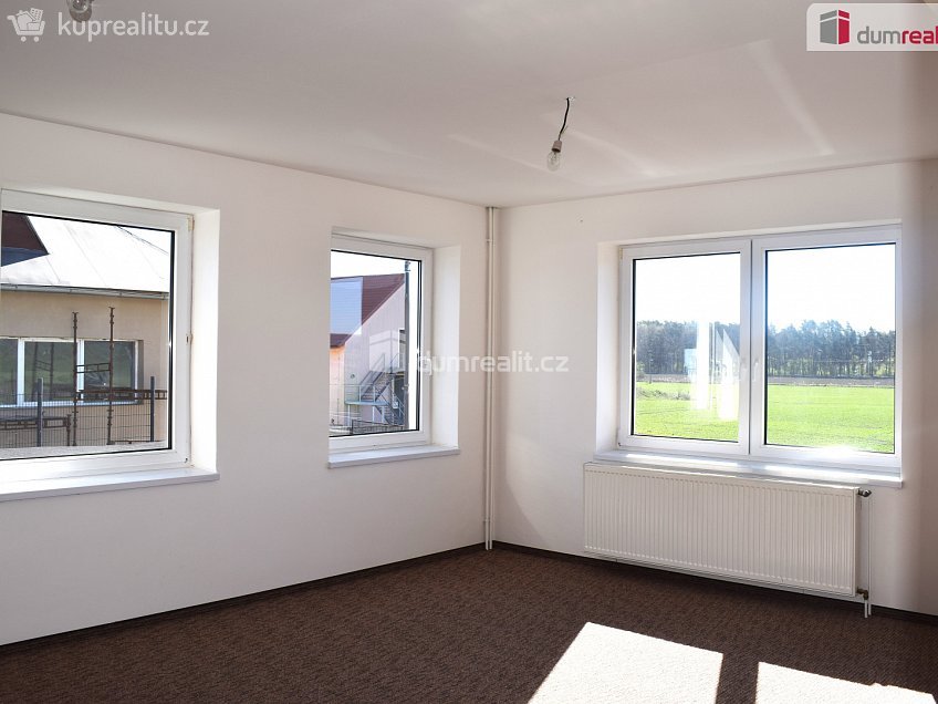 Pronájem  obchodních prostor 99 m^2 Sukorady, Sukorady 