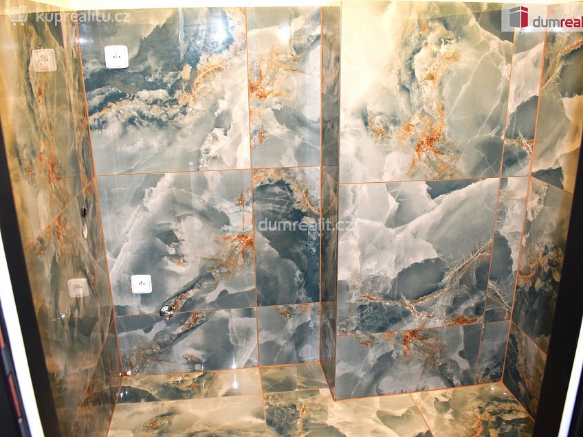 Pronájem  obchodních prostor 99 m^2 Sukorady, Sukorady 