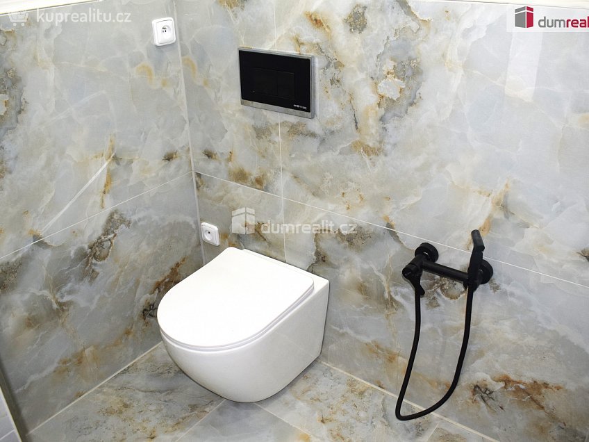 Pronájem  komerční reality 139 m^2 Sukorady, Sukorady 