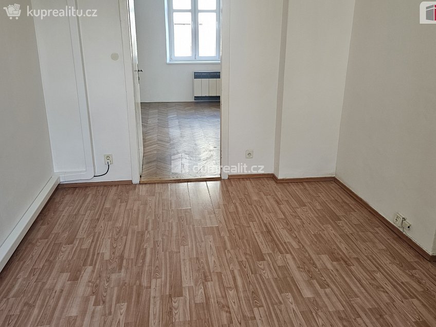 Pronájem bytu 2+kk 46 m^2 Pod turnovskou tratí, Praha 14 