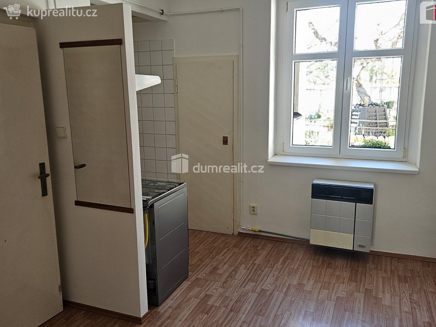 Pronájem bytu 2+kk 46 m^2 Pod turnovskou tratí, Praha 14 