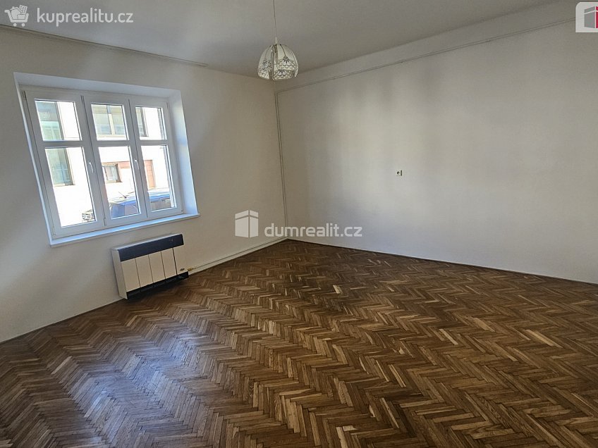 Pronájem bytu 2+kk 46 m^2 Pod turnovskou tratí, Praha 14 