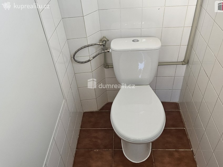 Pronájem bytu 2+kk 46 m^2 Pod turnovskou tratí, Praha 14 