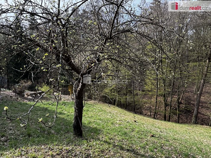 Prodej  stavebního pozemku 1153 m^2 Lužné, Luhačovice 