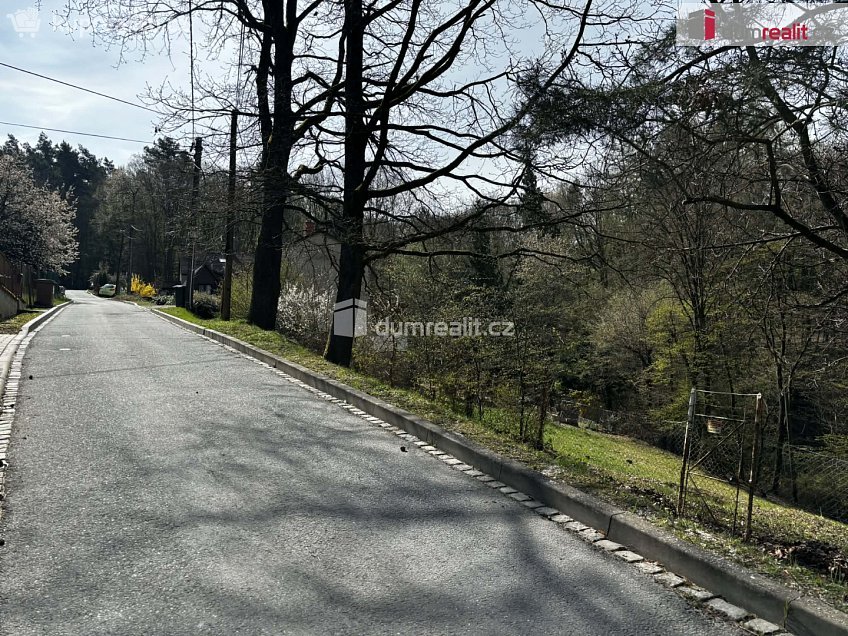 Prodej  stavebního pozemku 1153 m^2 Lužné, Luhačovice 