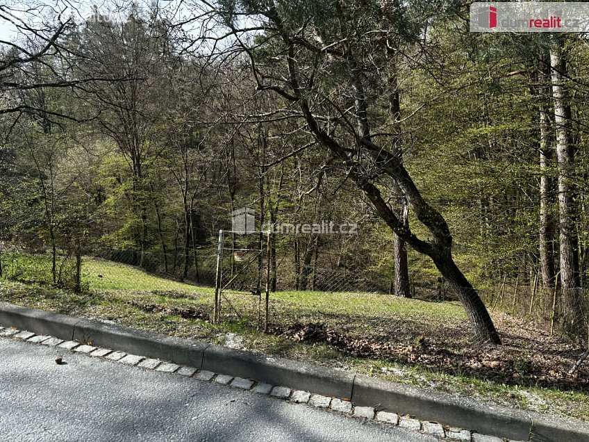 Prodej  stavebního pozemku 1153 m^2 Lužné, Luhačovice 