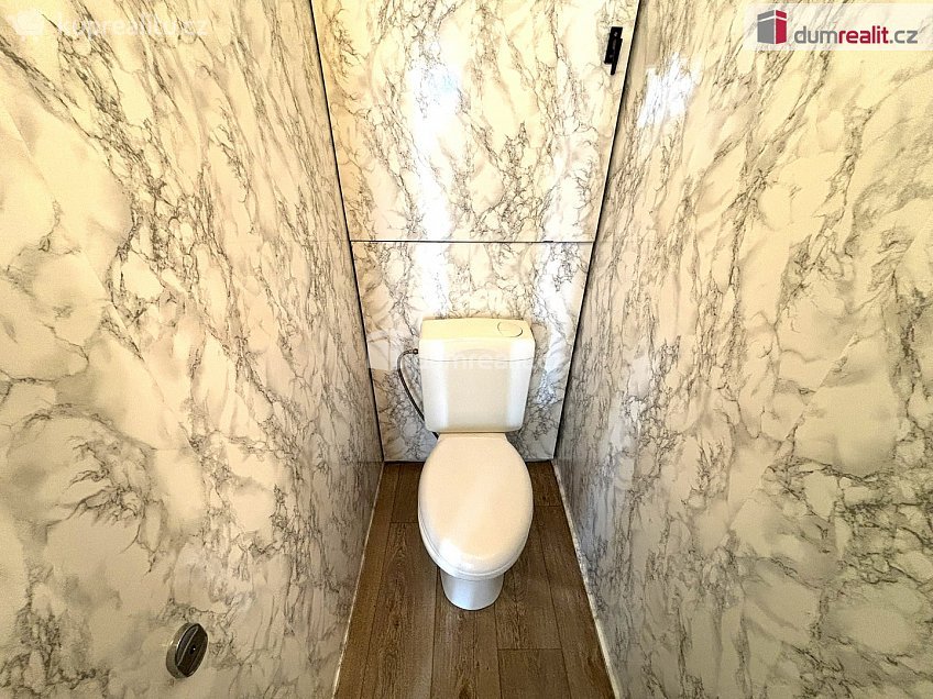 Prodej bytu 3+1 70 m^2 Atletická, Sokolov 