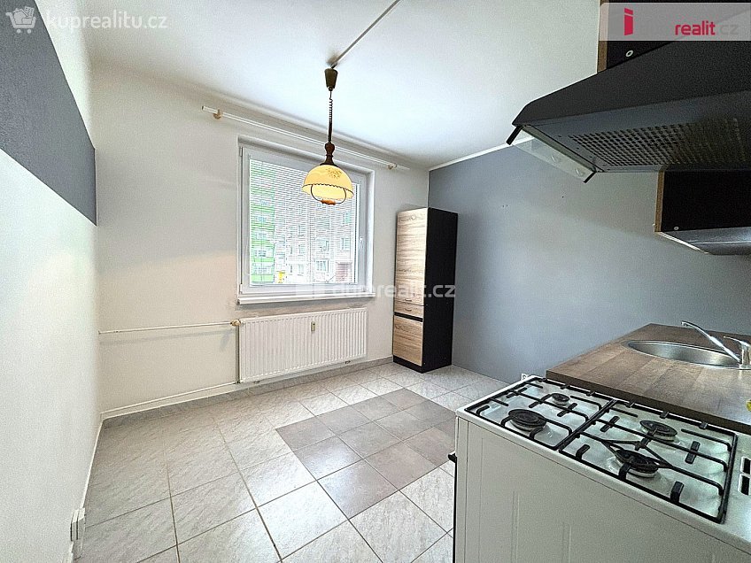 Prodej bytu 3+1 70 m^2 Atletická, Sokolov 