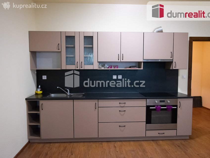 Pronájem bytu 2+kk 62 m^2 Pražská, Kolín 