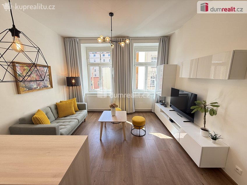 Pronájem bytu 2+kk 47 m^2 Brožíkova, Praha 5 