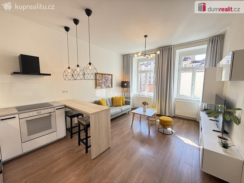 Pronájem bytu 2+kk 47 m^2 Brožíkova, Praha 5 