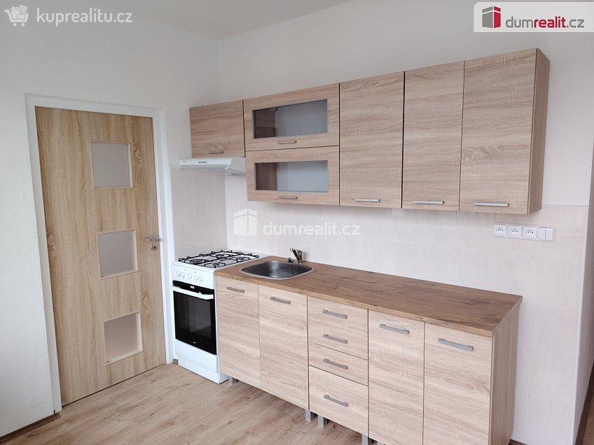 Pronájem bytu 3+1 72 m^2 U Tvrze, Děčín 