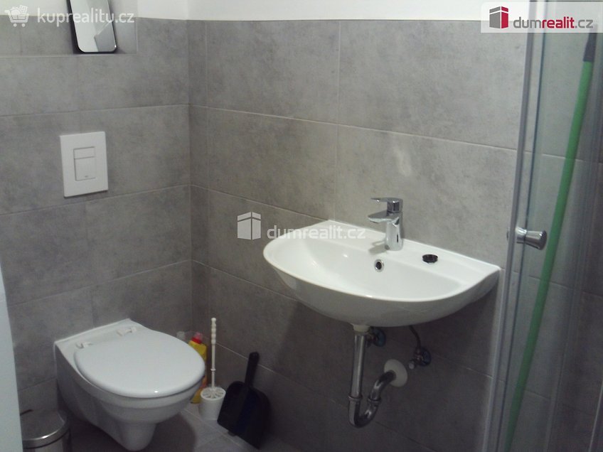 Pronájem bytu 2+kk 60 m^2 Na Hložku, Dobrovice 