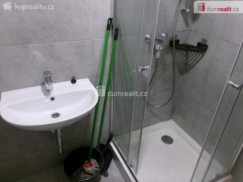 Pronájem bytu 2+kk 60 m^2 Na Hložku, Dobrovice 