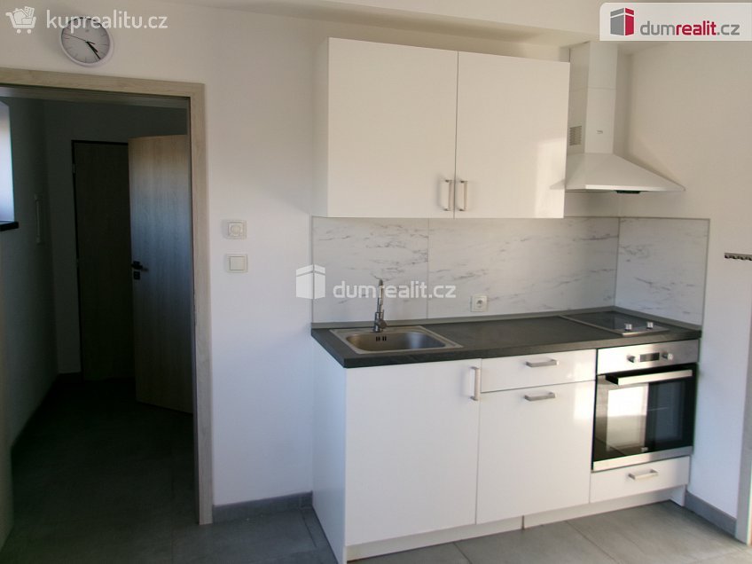 Pronájem bytu 2+kk 60 m^2 Na Hložku, Dobrovice 