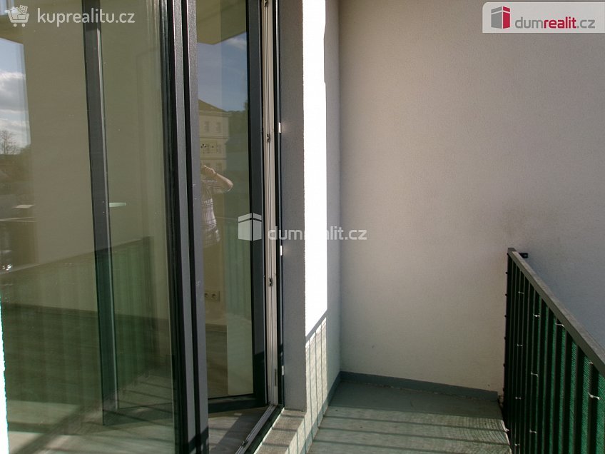 Pronájem bytu 2+kk 60 m^2 Na Hložku, Dobrovice 