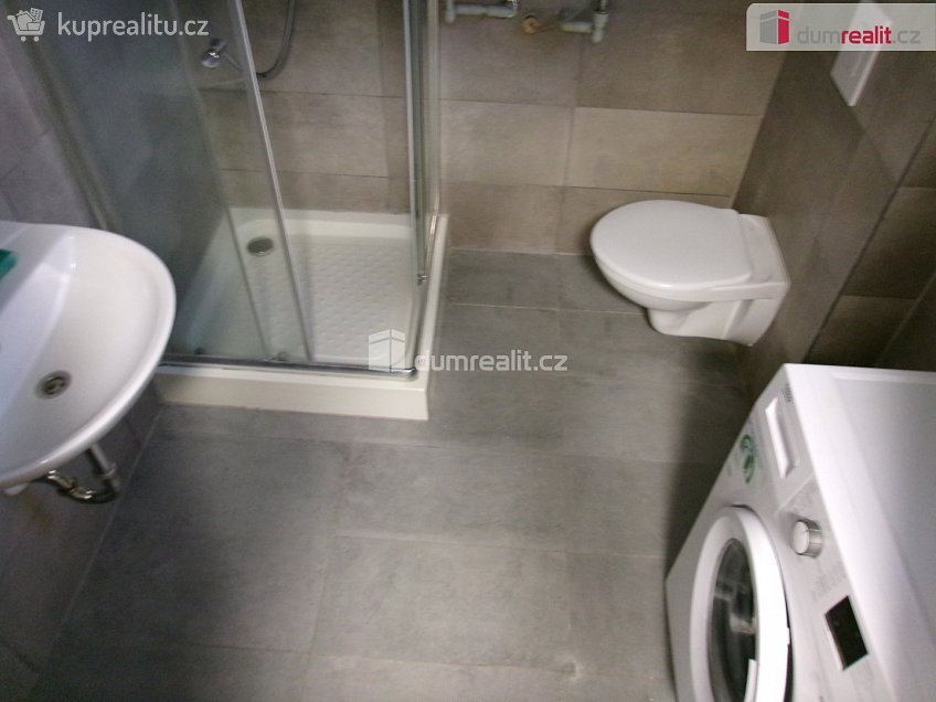 Pronájem bytu 2+kk 60 m^2 Na Hložku, Dobrovice 