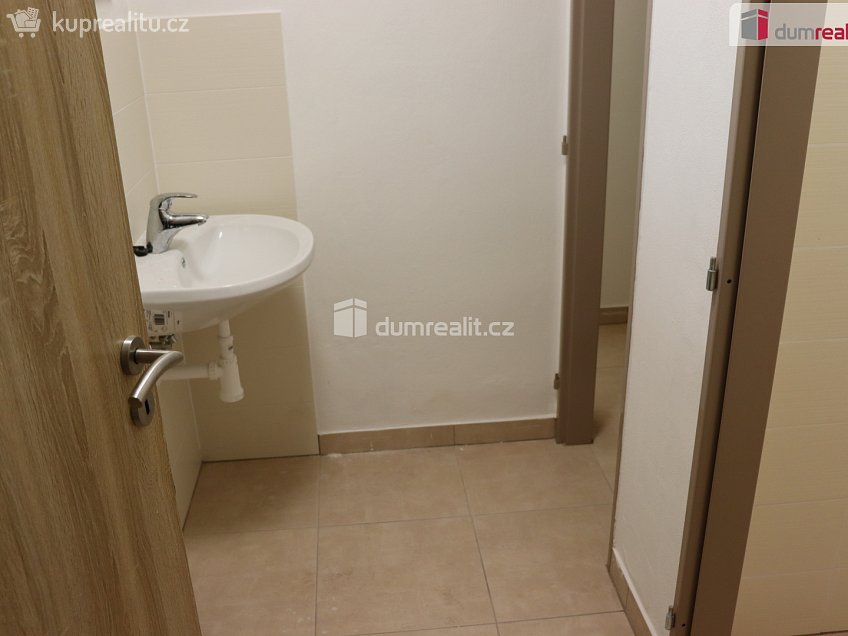 Pronájem  kanceláře 39 m^2 náměstí T. G. Masaryka, Břeclav 