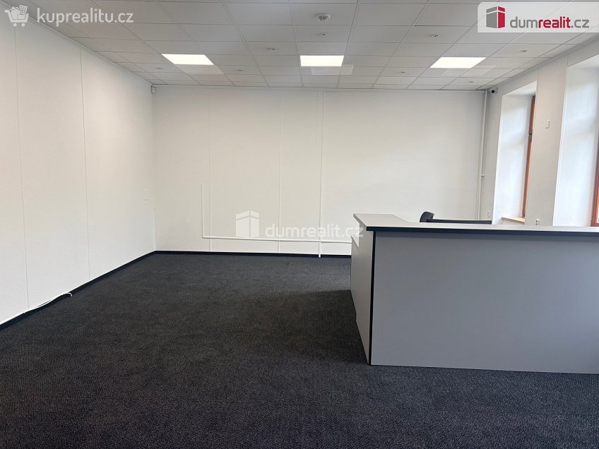 Pronájem  kanceláře 39 m^2 náměstí T. G. Masaryka, Břeclav 