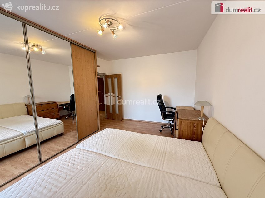 Pronájem bytu 2+1 61 m^2 Mirotická, Praha 4 