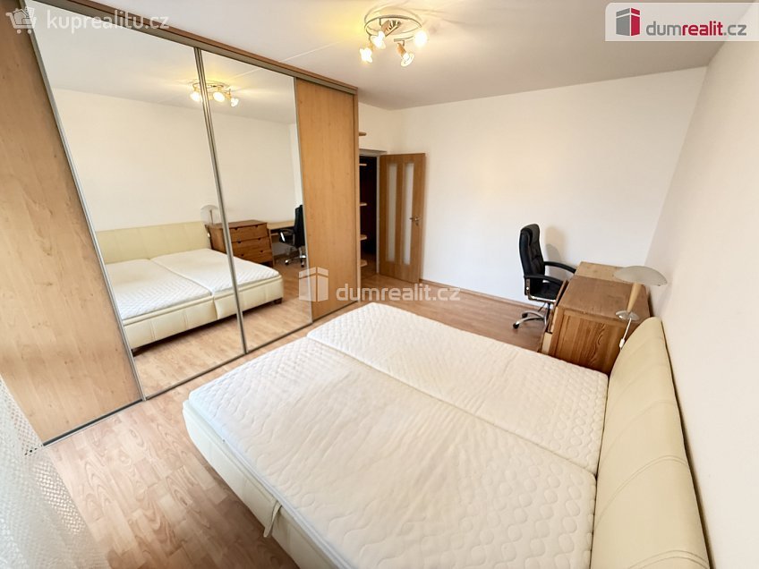 Pronájem bytu 2+1 61 m^2 Mirotická, Praha 4 