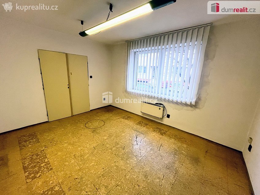 Pronájem  obchodních prostor 134 m^2 Jižní, Uherské Hradiště 