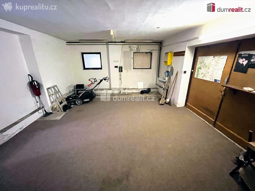 Pronájem  obchodních prostor 134 m^2 Jižní, Uherské Hradiště 