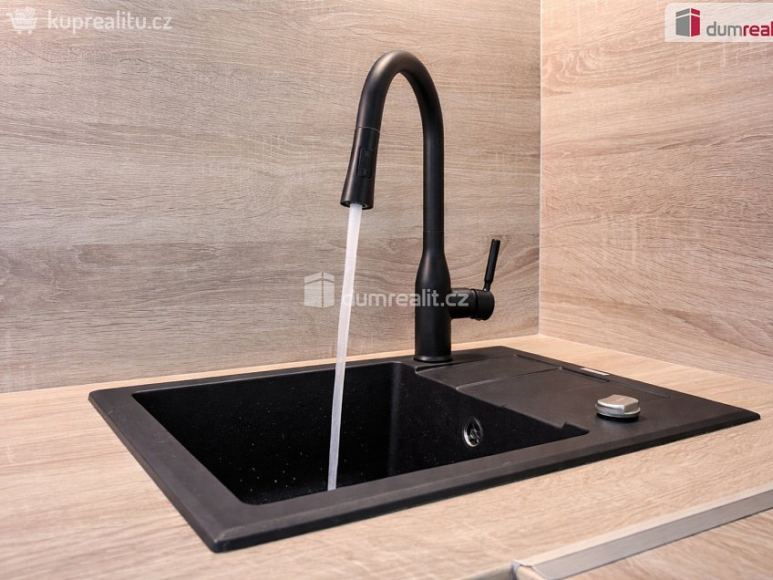 Pronájem bytu 2+kk 66 m^2 Baarova, Teplice 