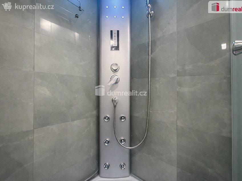 Pronájem bytu 2+kk 66 m^2 Baarova, Teplice 