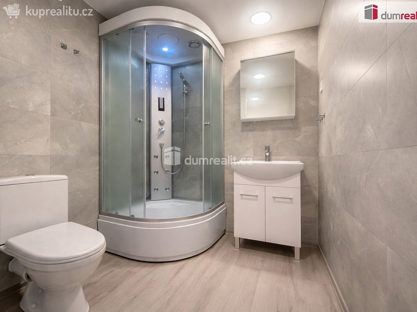 Pronájem bytu 2+kk 66 m^2 Baarova, Teplice 